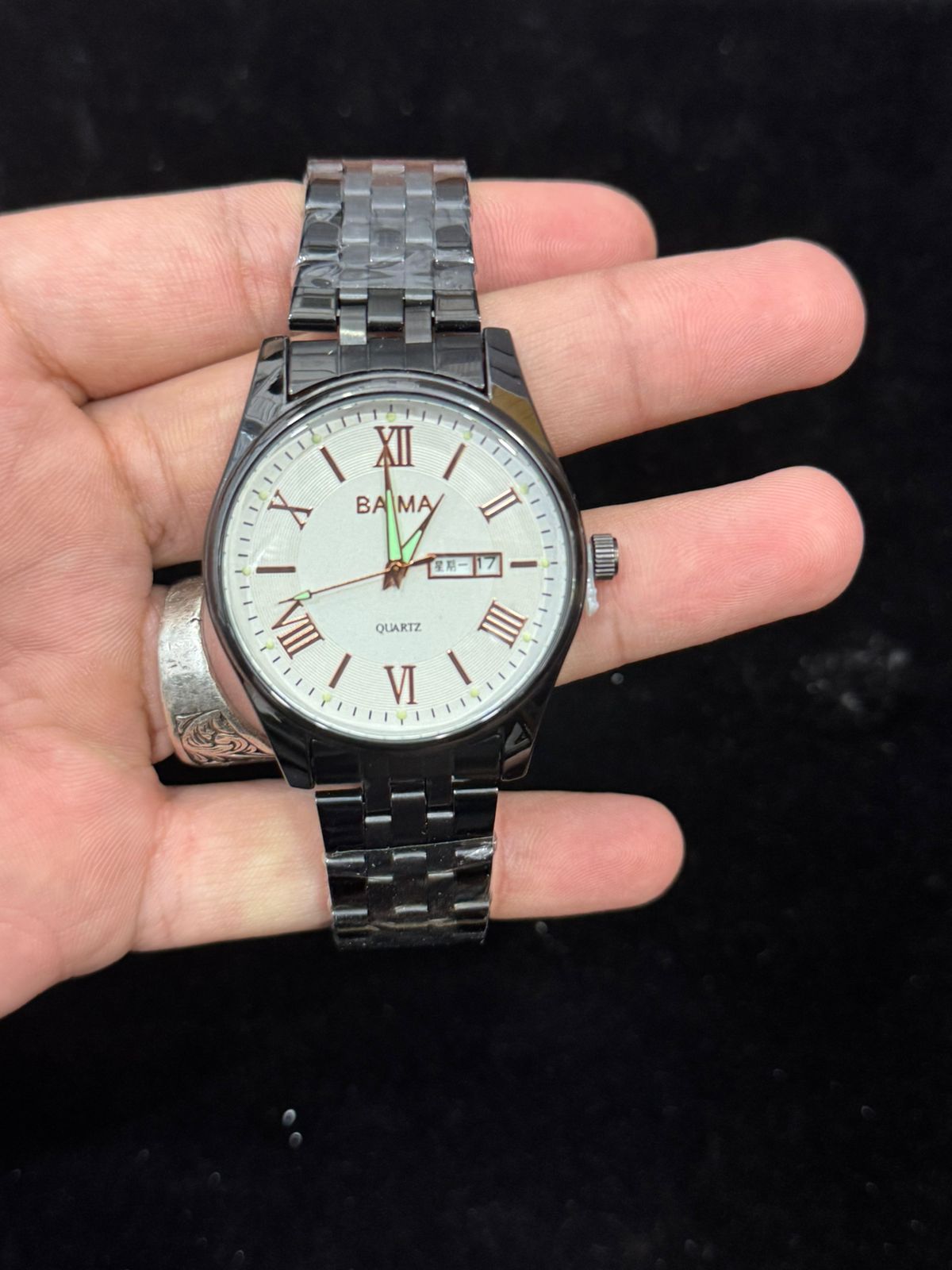 Baima Quartz Stainless Steel Wristwatch – Roman Numerals Day Date Display Elegant Silver White Dial Watch