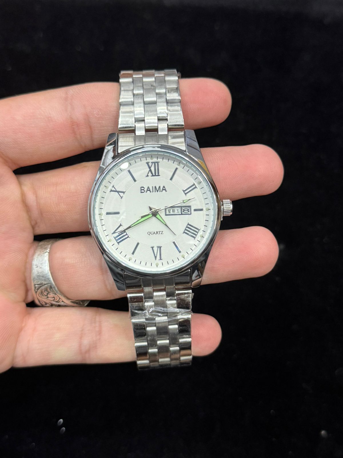 Baima Quartz Stainless Steel Wristwatch – Roman Numerals Day Date Display Elegant Silver White Dial Watch