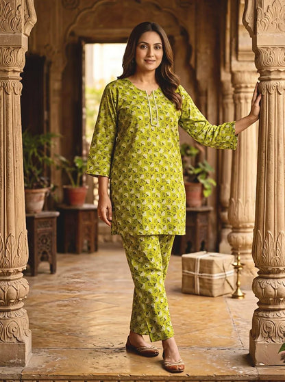Cotton Lawn Kurta Trouser Set Green Digital Print Medium – Women 2 Piece Summer Dress